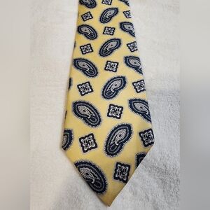 Christian Dior Monsieur Yellow and Blue Paisley Tie, 100% Silk, Made In USA, EUC
